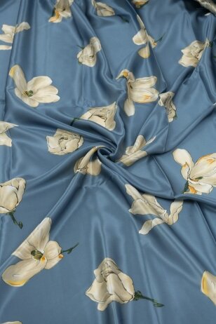 Pilkšvai melsvas atlasinis magnolijų šilkas